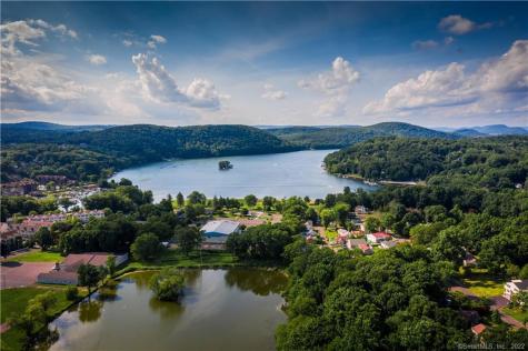 4 Hayestown Heights Danbury CT 06811