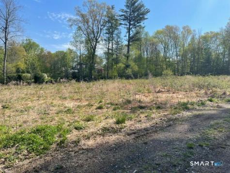 26 Canterbury Way North Haven CT 06473