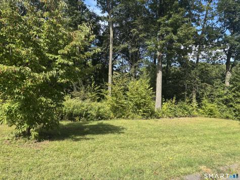 8 Sebastian Trail Newtown CT 06470