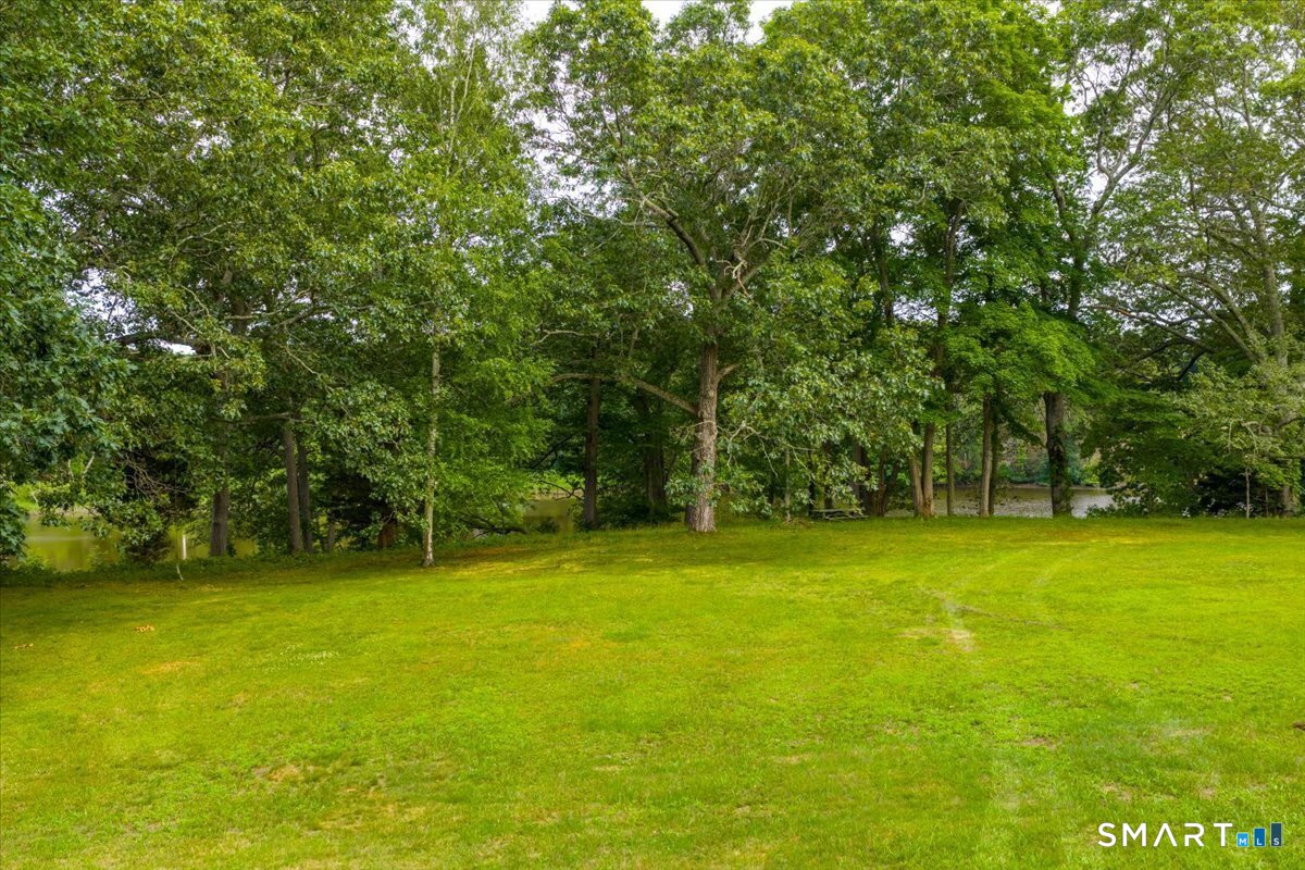 41B River Road Essex CT 06426