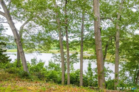 41B River Road Essex CT 06426