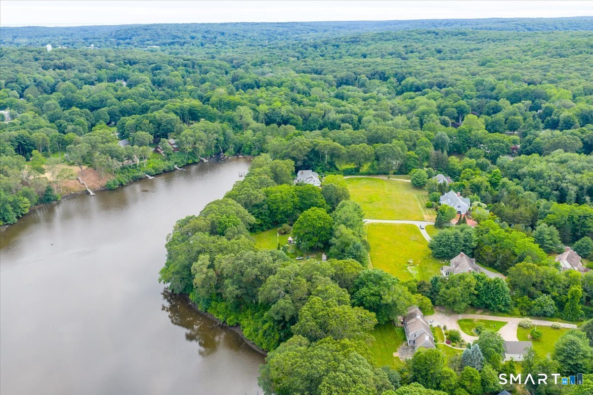 41B River Road Essex CT 06426