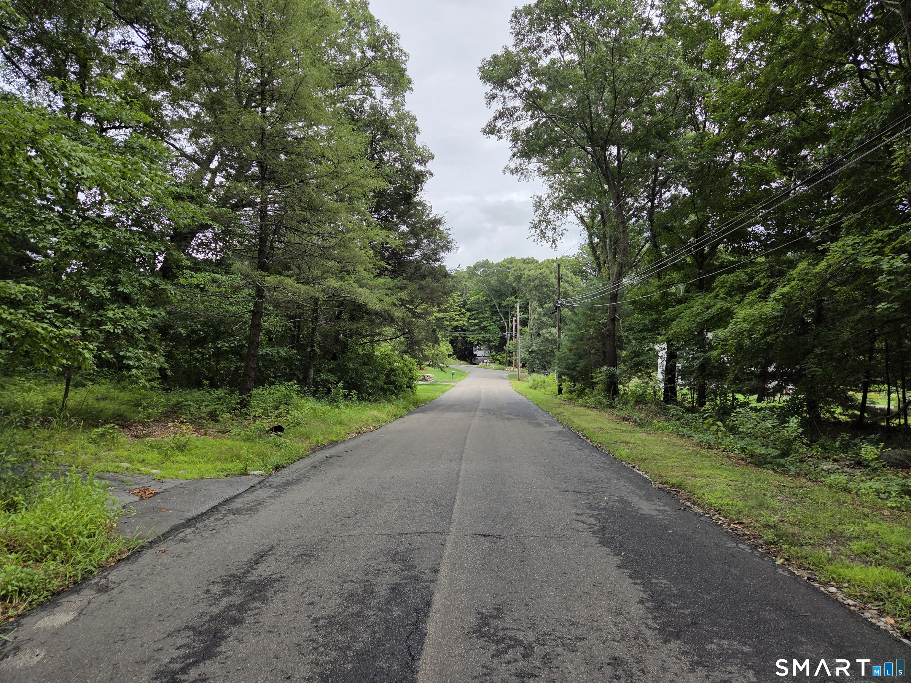 7 Hallsey Lane Woodbridge CT 06525