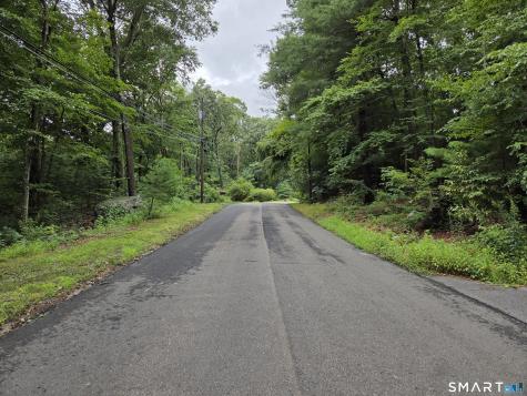 7 Hallsey Lane Woodbridge CT 06525