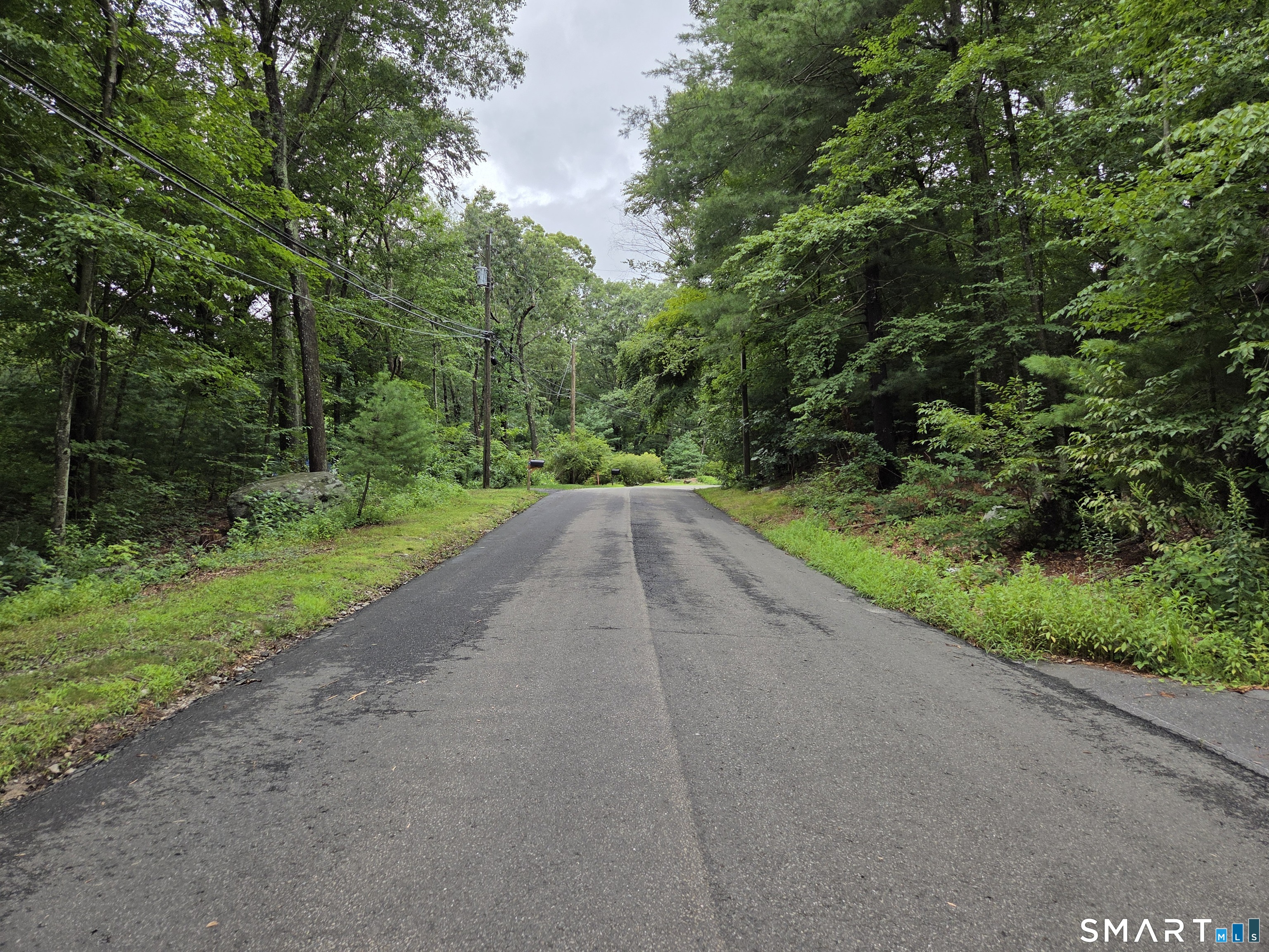 7 Hallsey Lane Woodbridge CT 06525