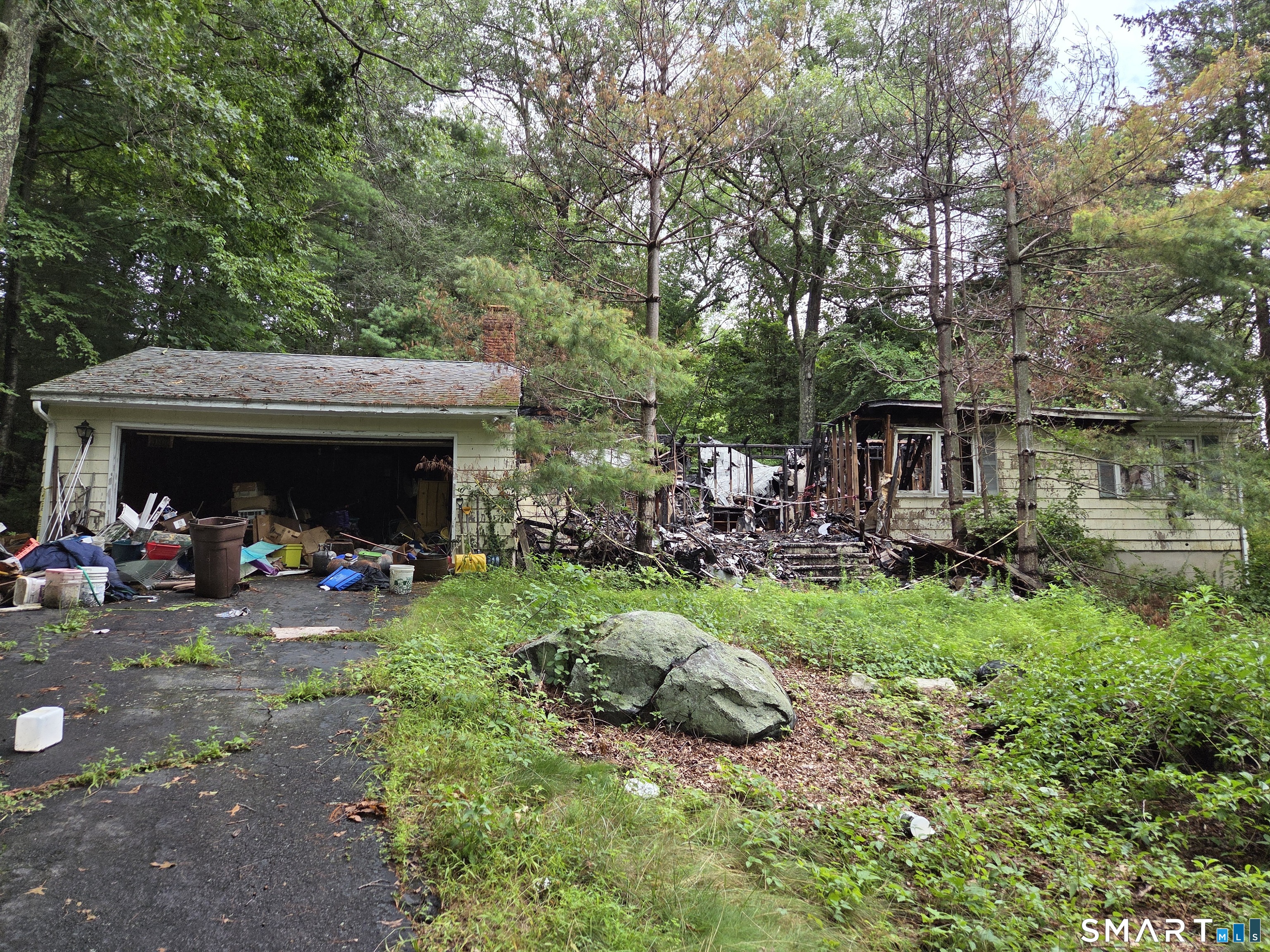 7 Hallsey Lane Woodbridge CT 06525