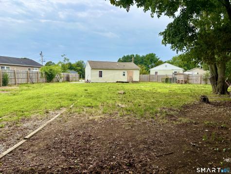 16 Utica Court Groton CT 06340