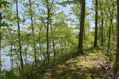 12 Bowhay Hill Road Branford CT 06405