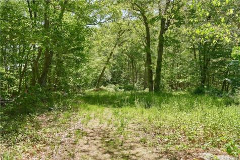 12 Bowhay Hill Road Branford CT 06405