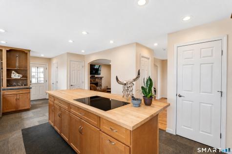 91-A Wintechog Hill Road North Stonington CT 06359