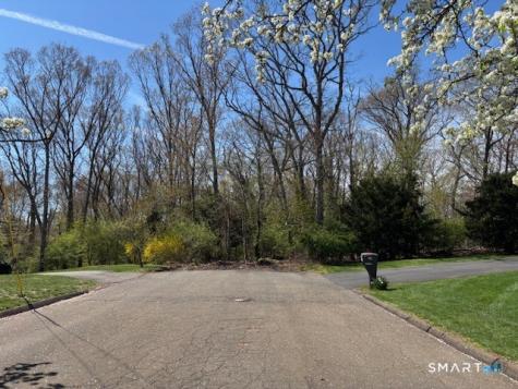 27 Falcon Crest Drive North Haven CT 06473