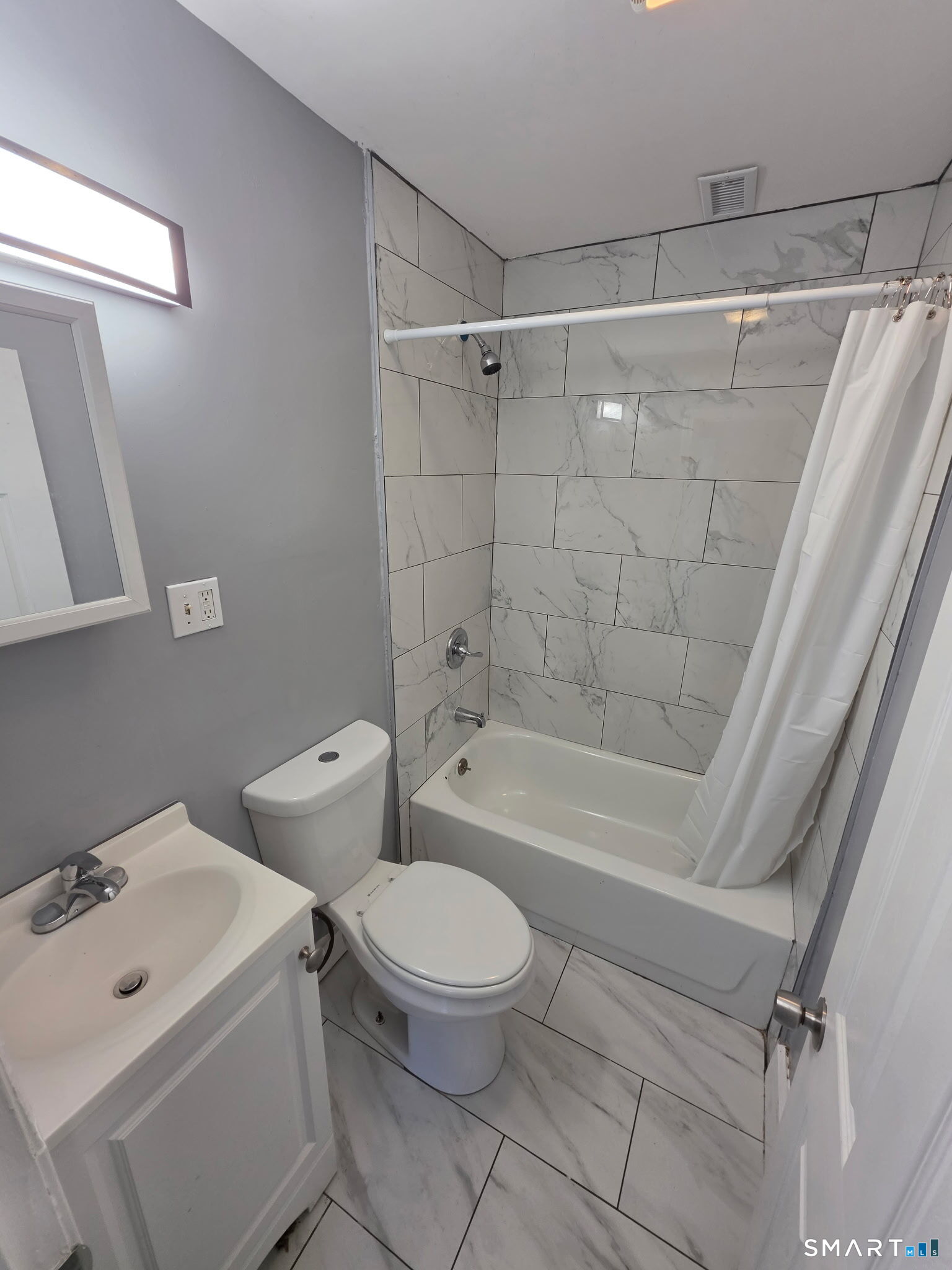 215-217 Deforest Avenue Bridgeport CT 06607