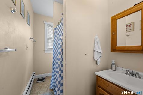 88 Riverview Avenue New London CT 06320