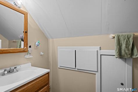 88 Riverview Avenue New London CT 06320