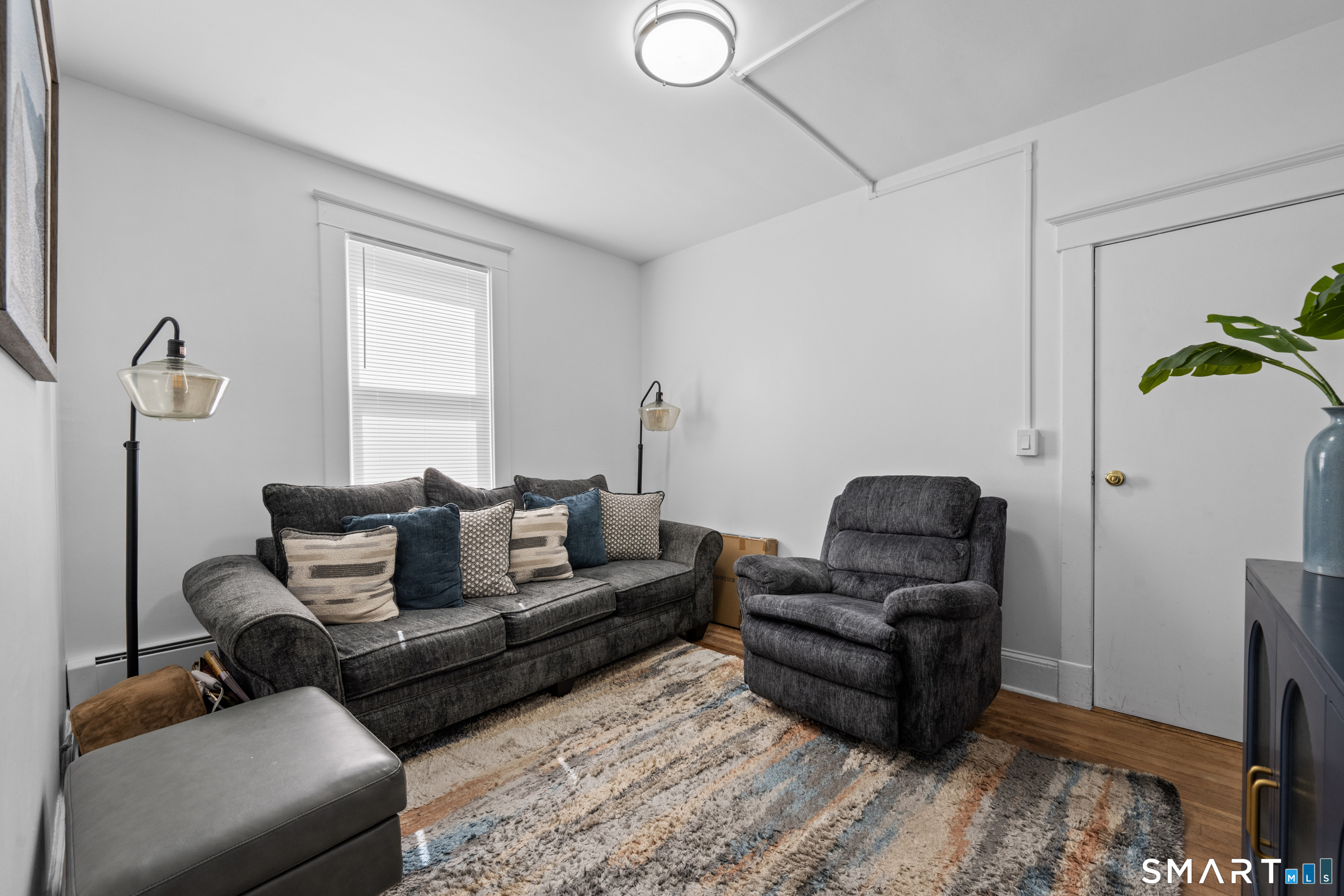 88 Riverview Avenue New London CT 06320