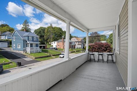 88 Riverview Avenue New London CT 06320