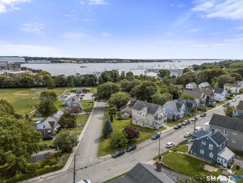 88 Riverview Avenue New London CT 06320