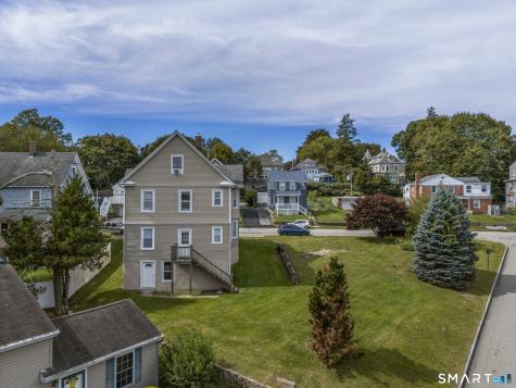 88 Riverview Avenue New London CT 06320