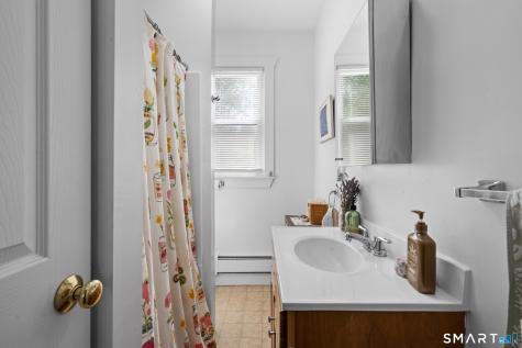 88 Riverview Avenue New London CT 06320