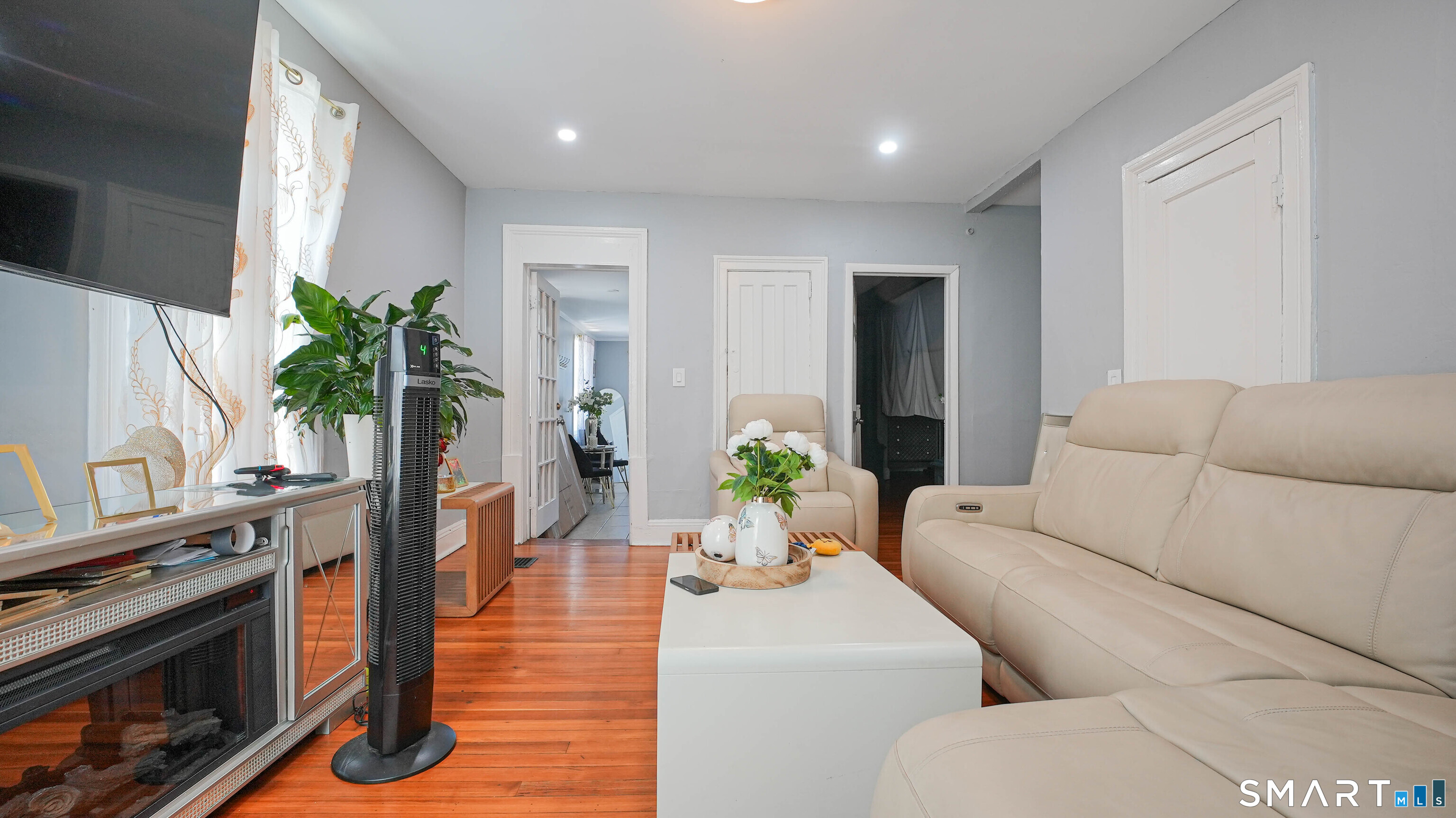 297 Laurel Avenue Bridgeport CT 06605