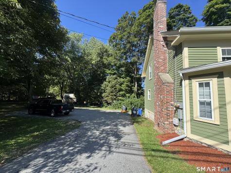 943 North Main Street Killingly CT 06239