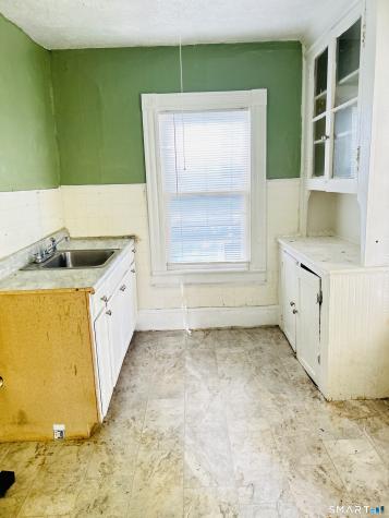 238 Pine Street Waterbury CT 06710