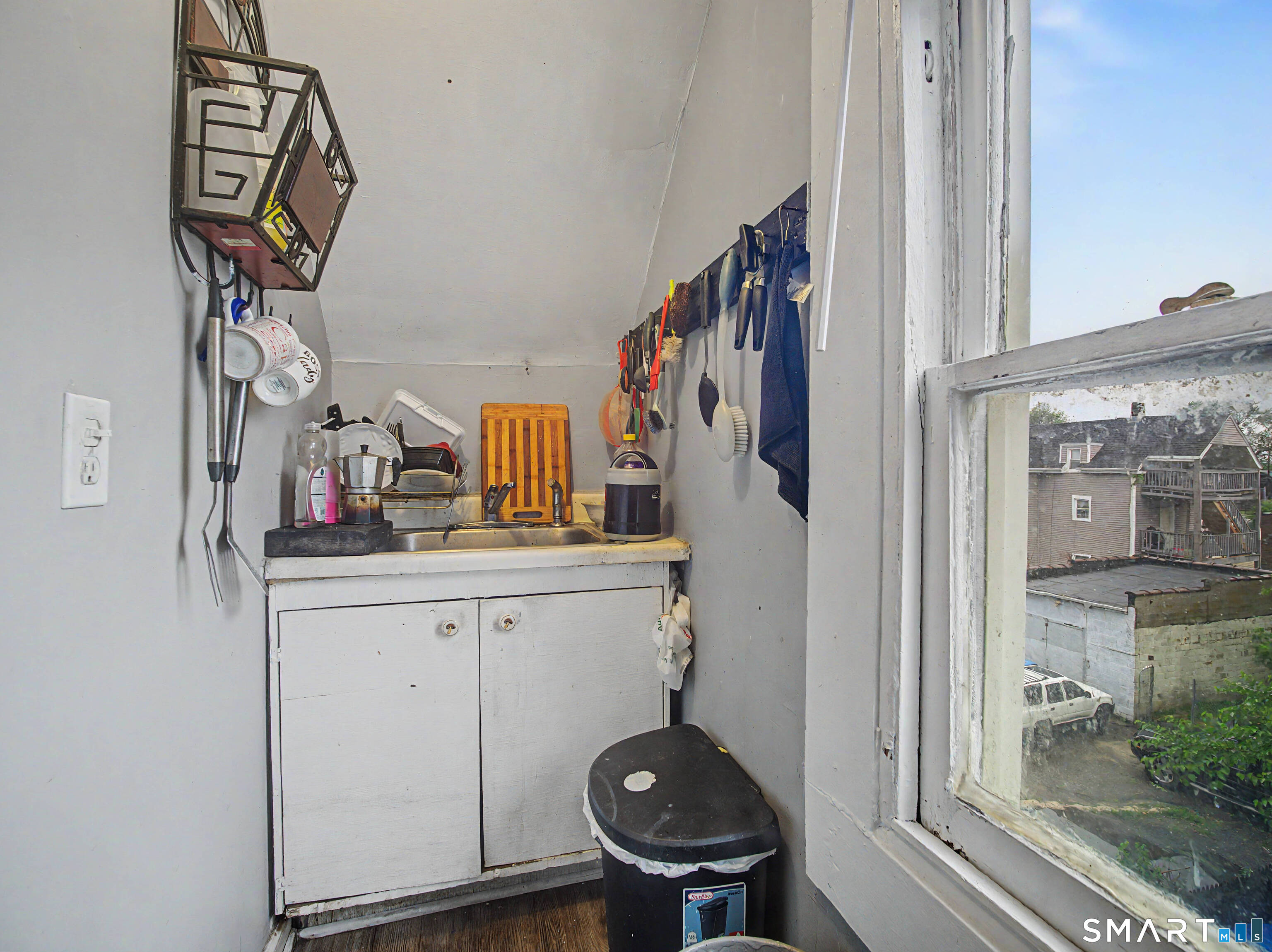 865 Iranistan Avenue Bridgeport CT 06604