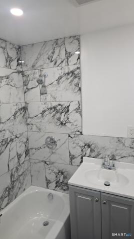 17 Congress Avenue Waterbury CT 06708