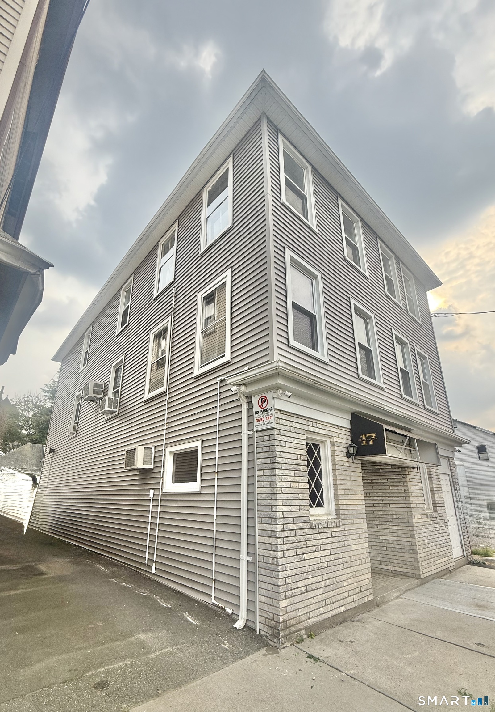 17 Congress Avenue Waterbury CT 06708