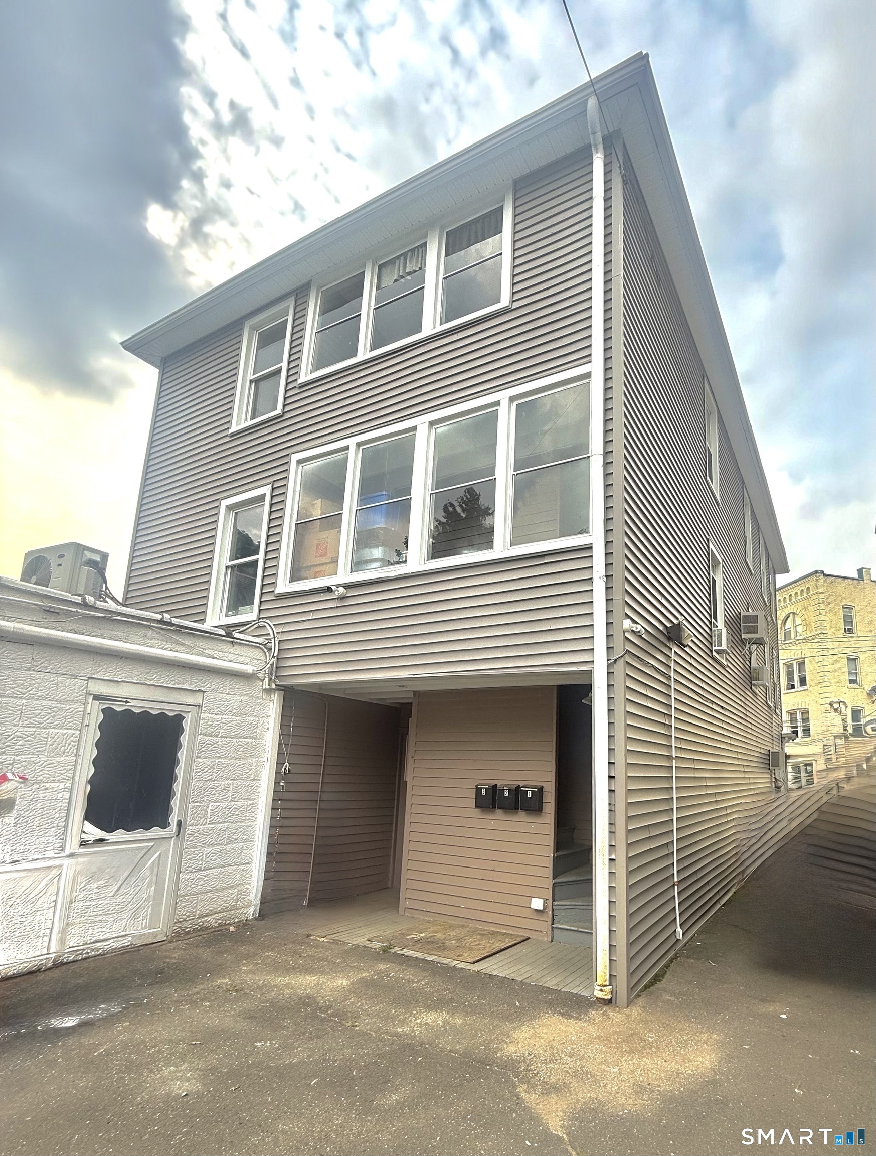 17 Congress Avenue Waterbury CT 06708
