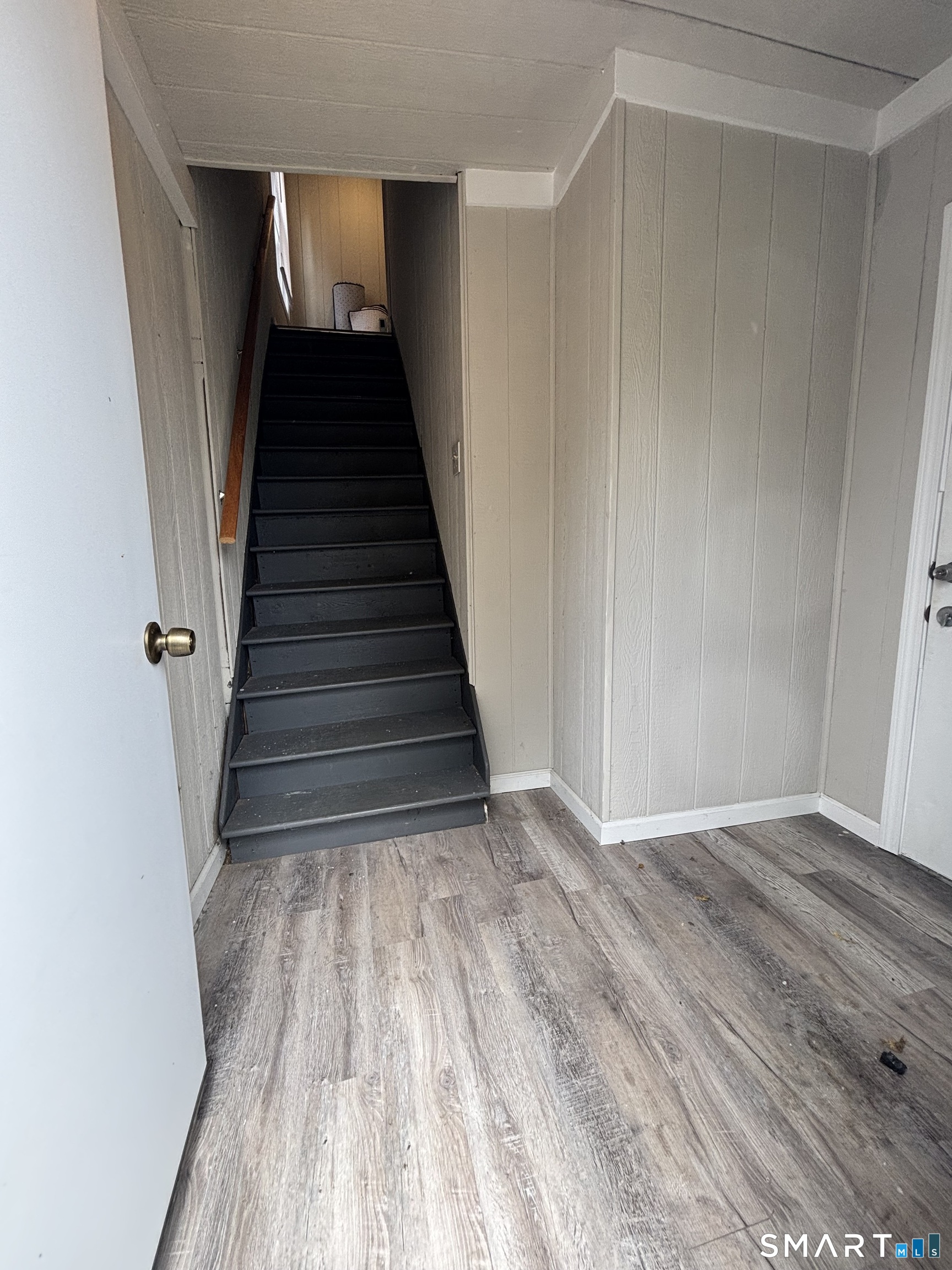8 Thompson Court Enfield CT 06082