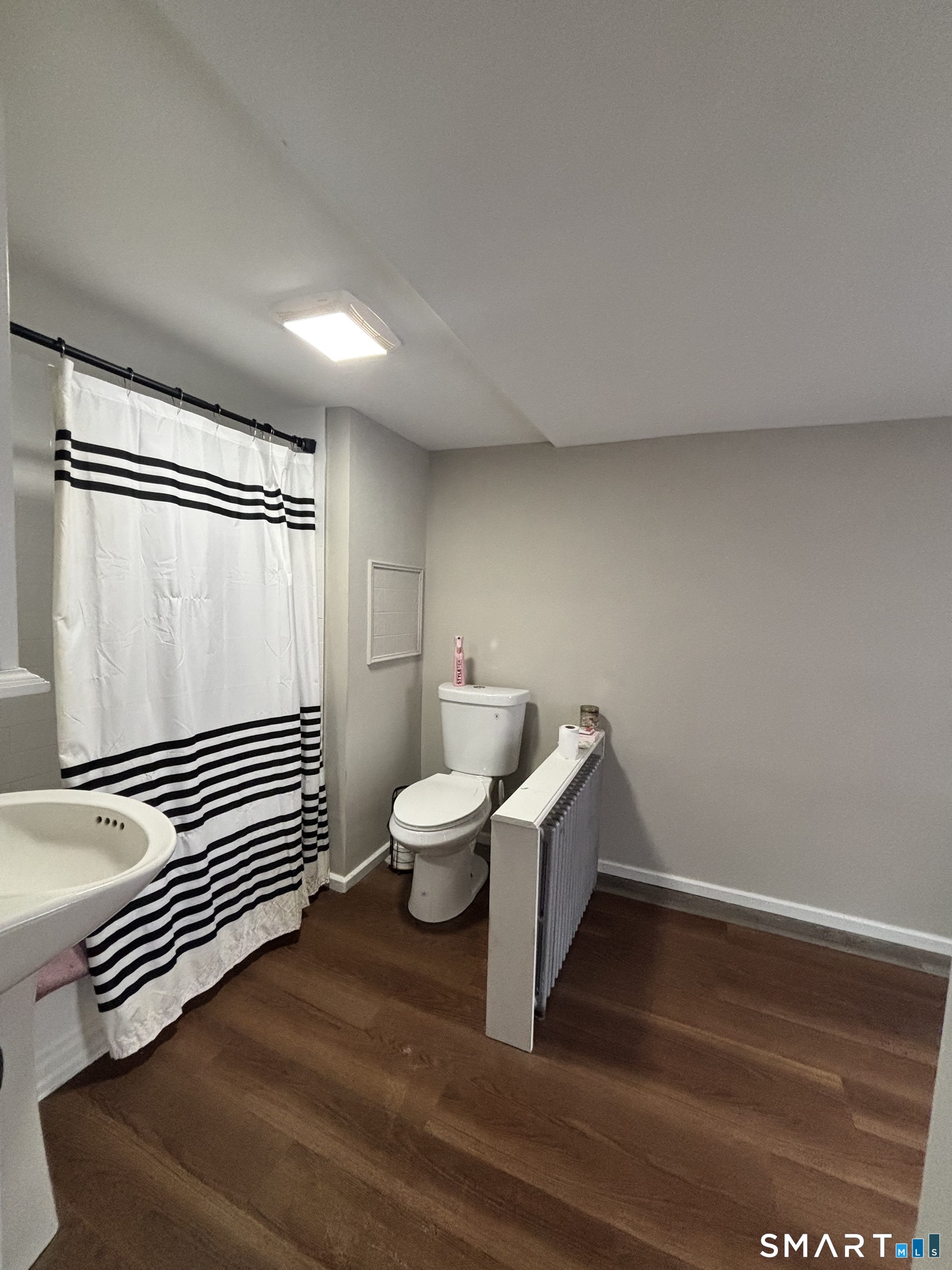 8 Thompson Court Enfield CT 06082