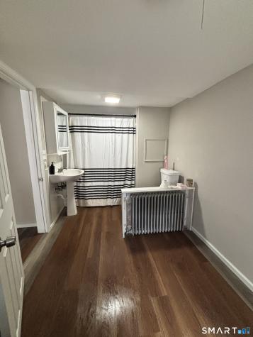 8 Thompson Court Enfield CT 06082