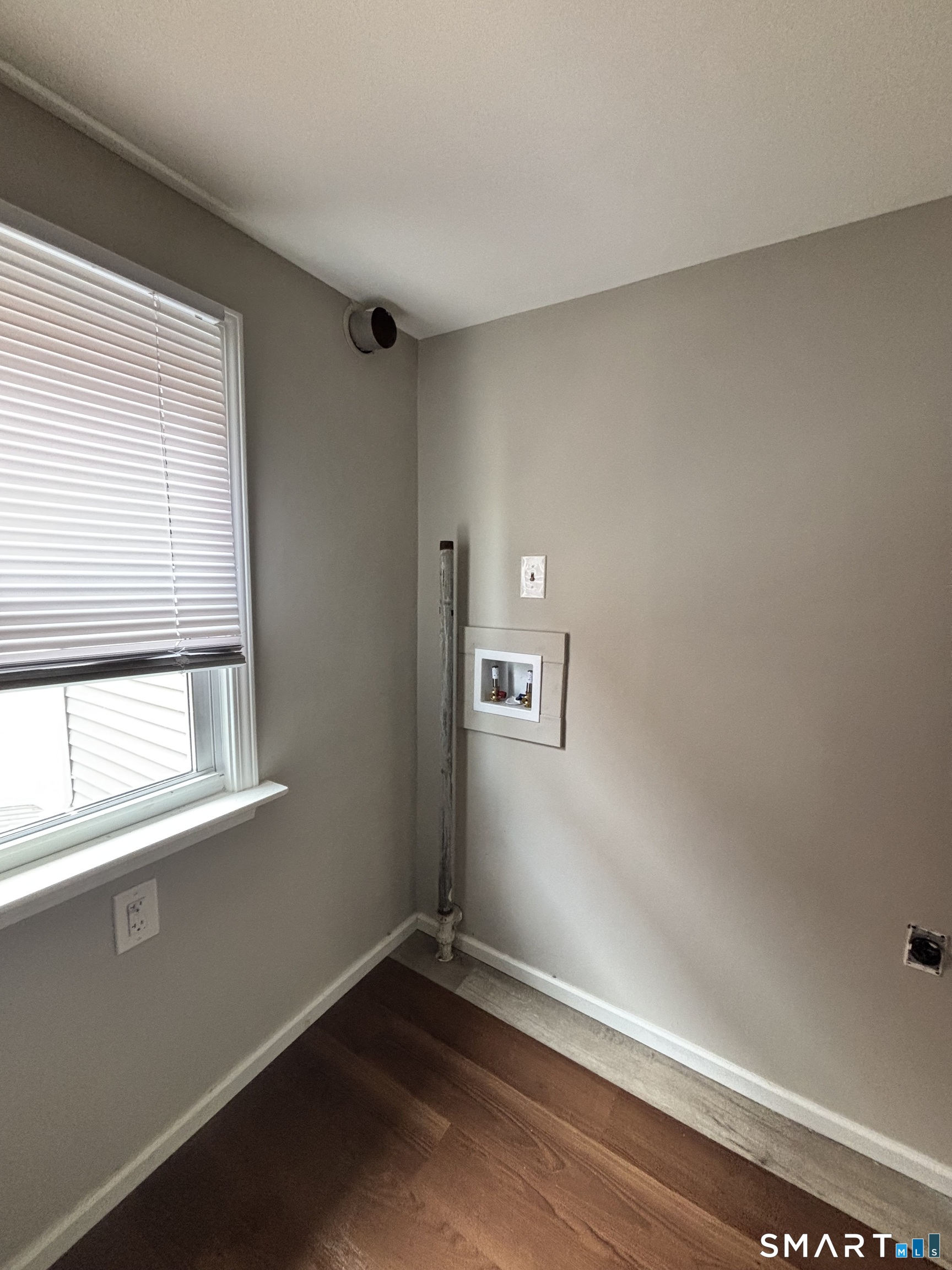 8 Thompson Court Enfield CT 06082