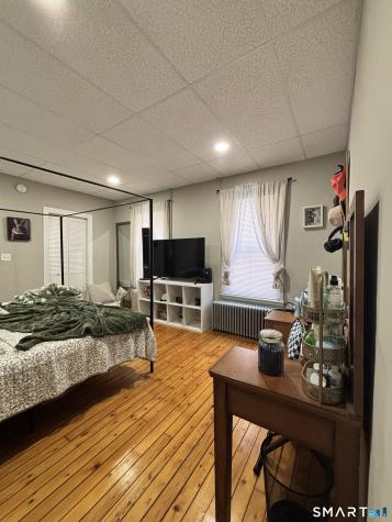 8 Thompson Court Enfield CT 06082