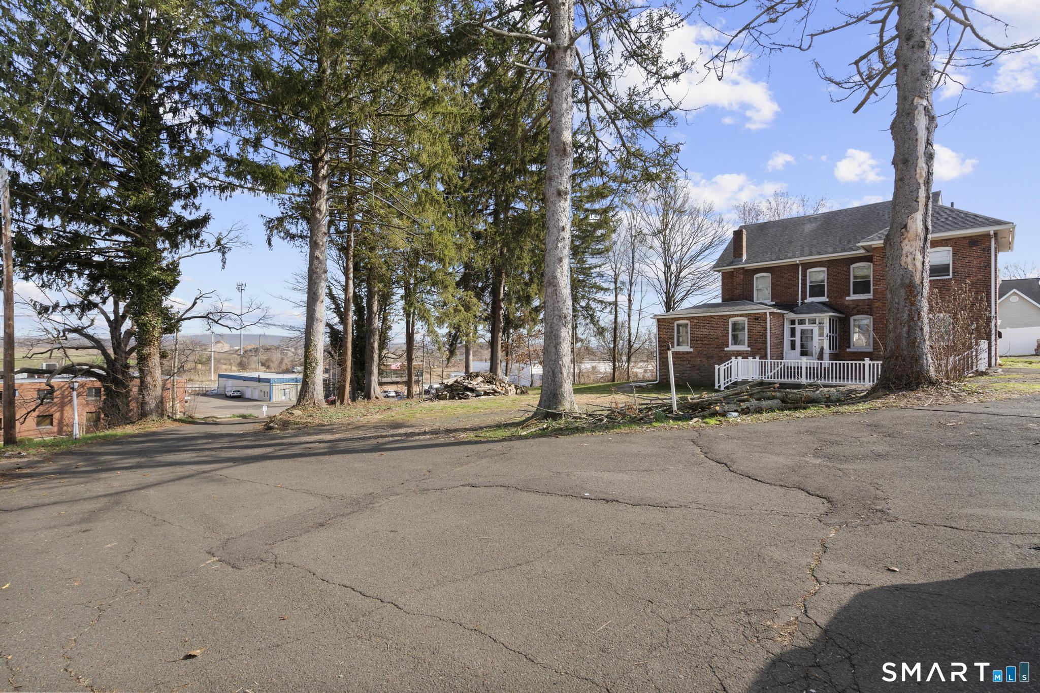 2964 State Street Hamden CT 06517