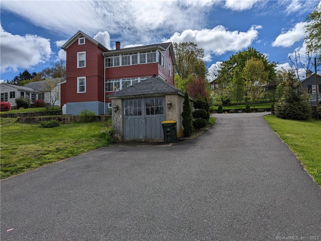 27 Castle Lane Ansonia CT 06401
