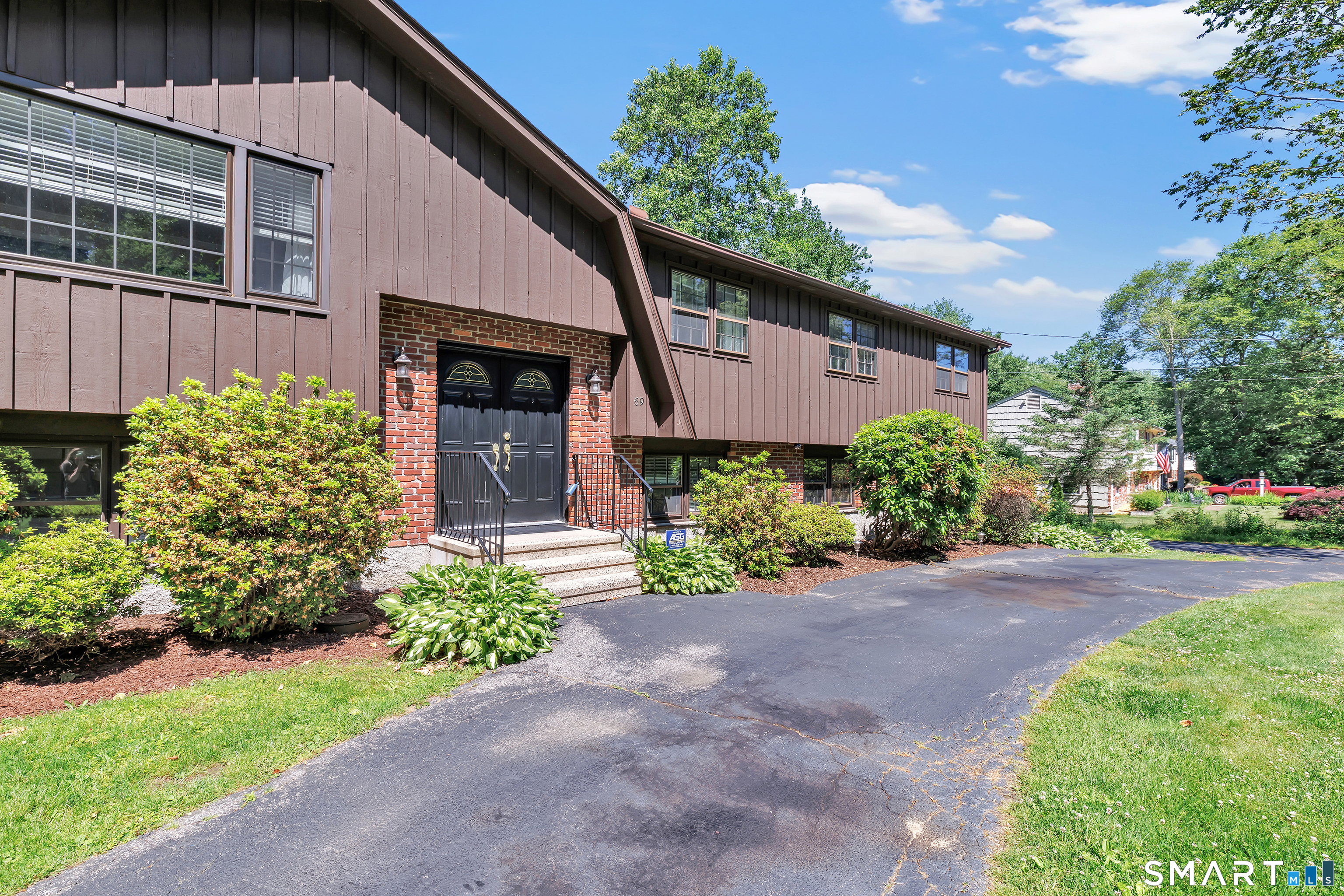 69 Forest Road Monroe CT 06468