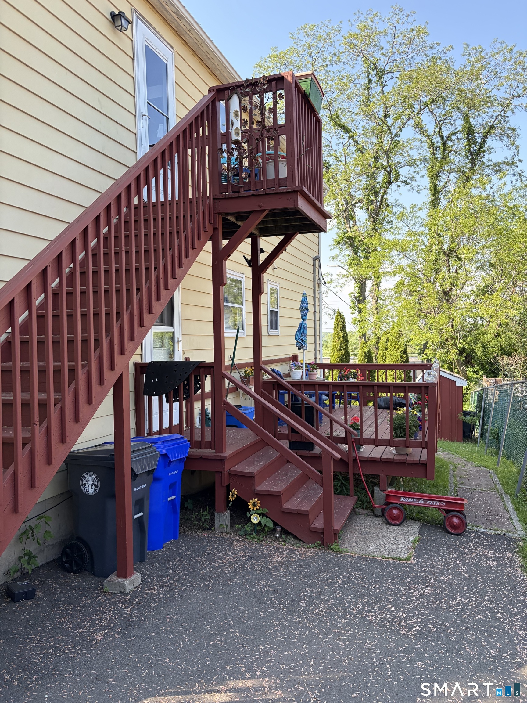 687-689 West Main Street Branford CT 06405