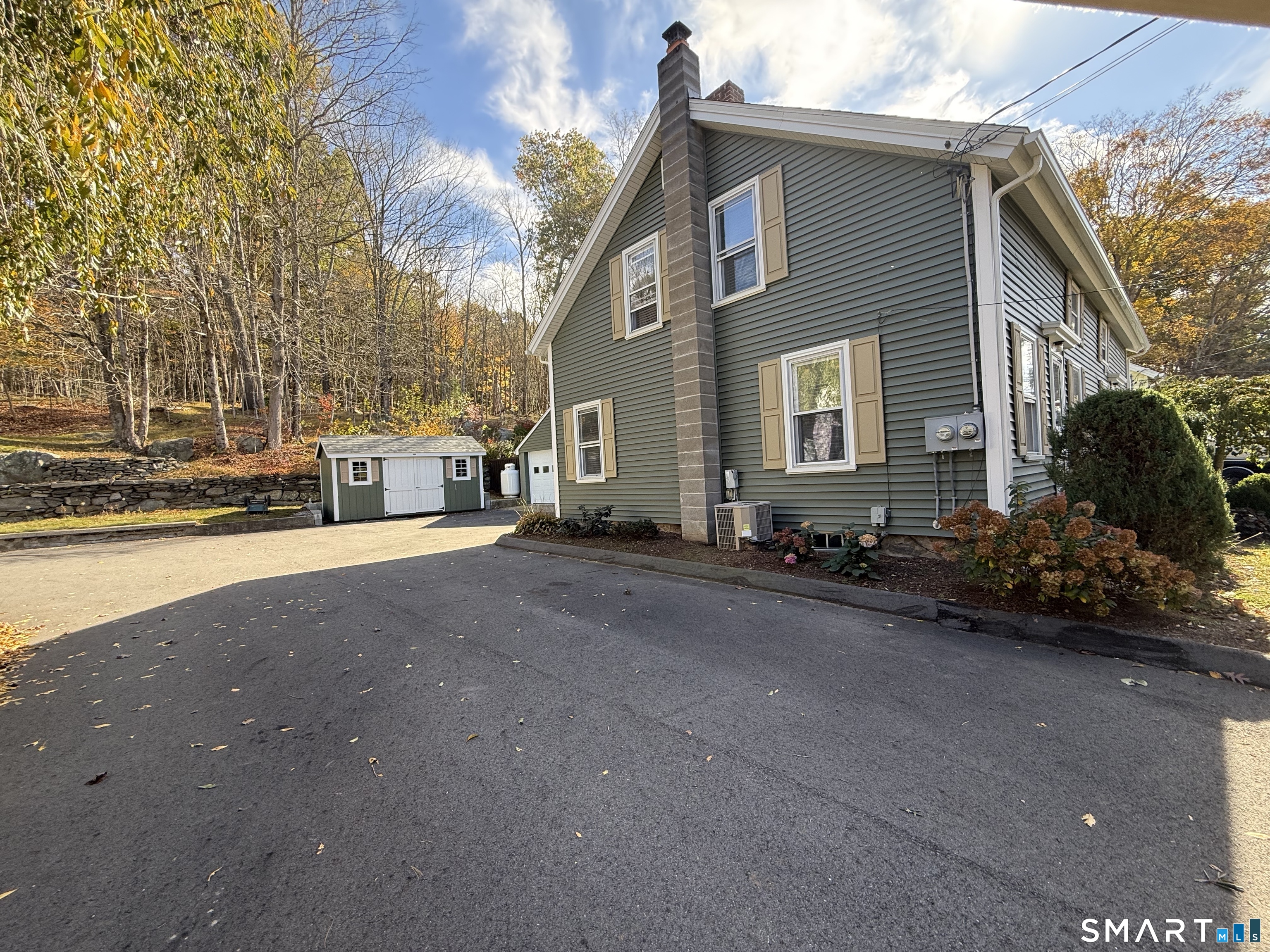 91 Riverside Drive Thompson CT 06277