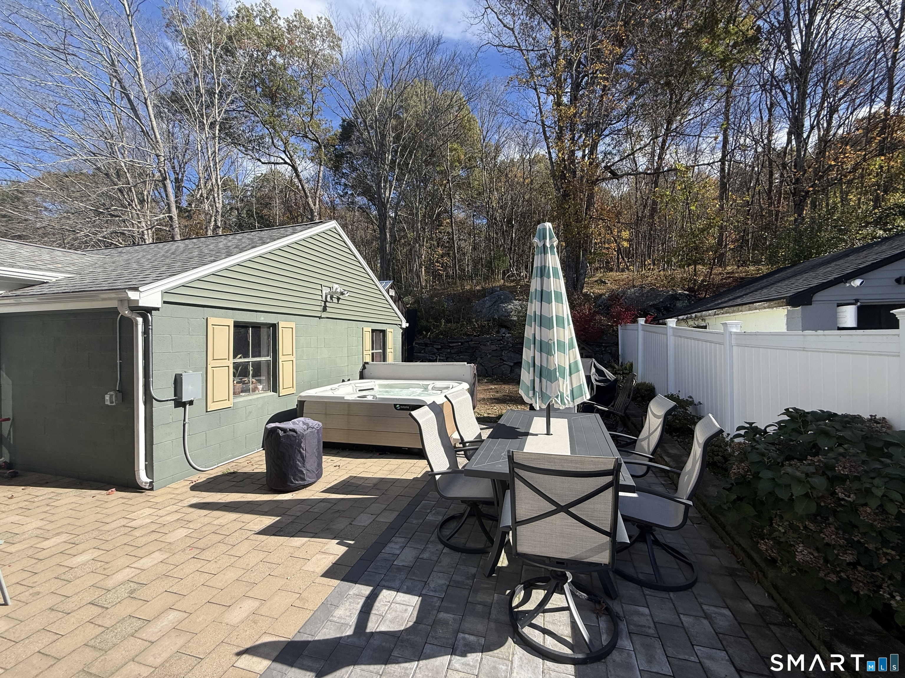 91 Riverside Drive Thompson CT 06277