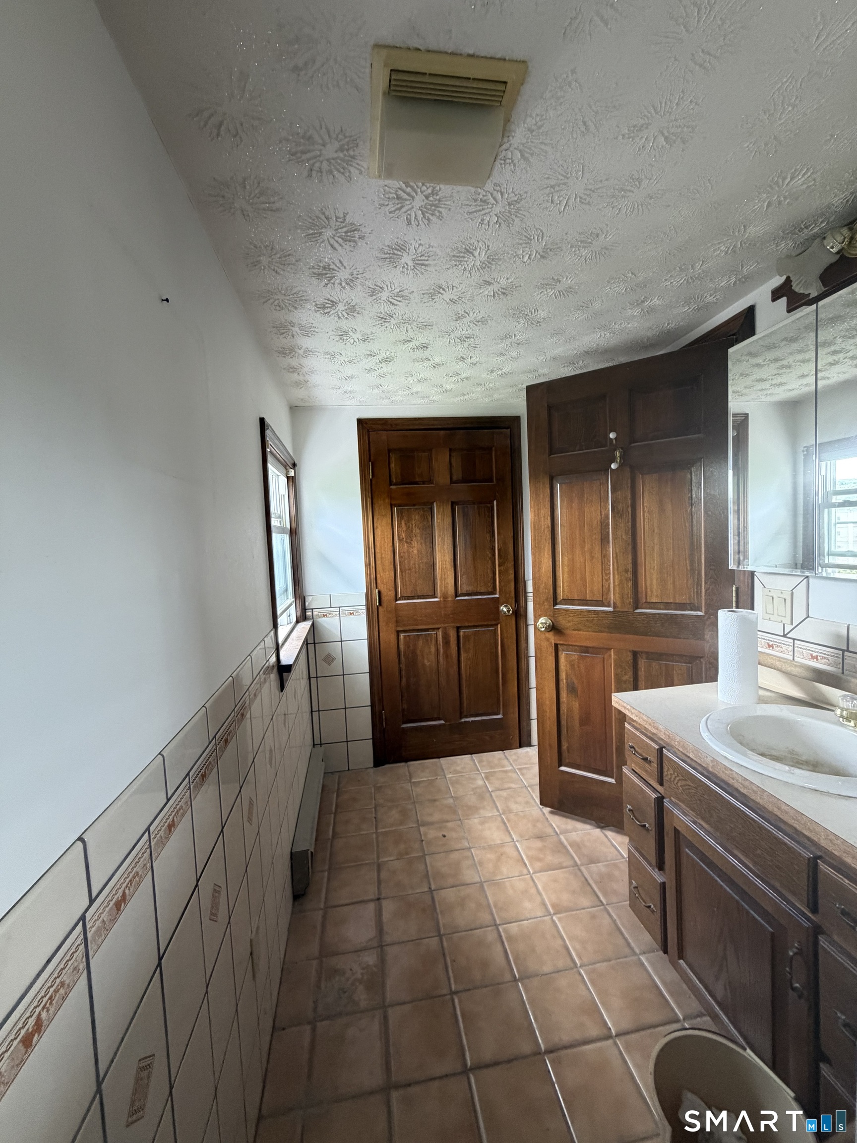 472 West Street Bristol CT 06010