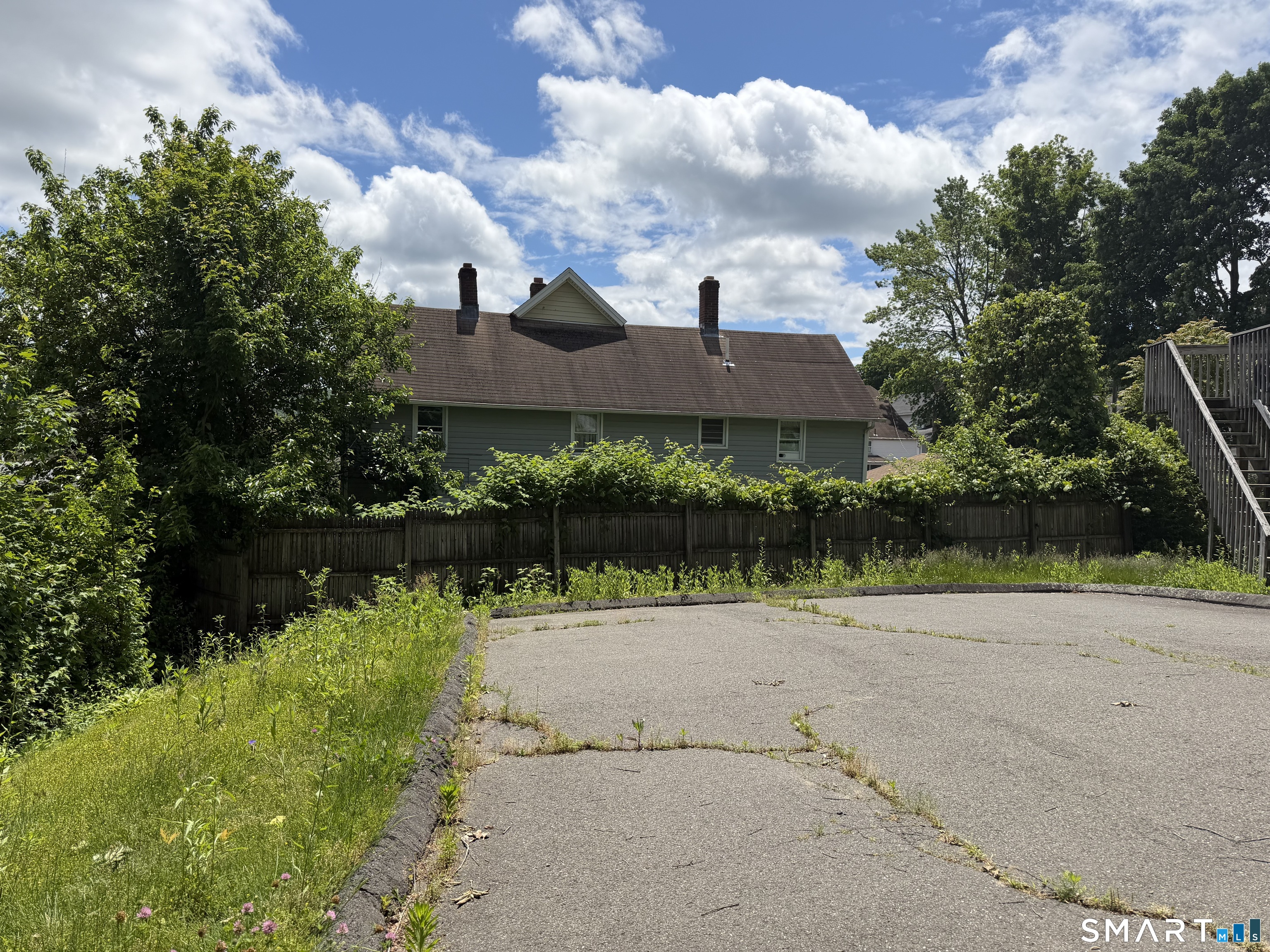 472 West Street Bristol CT 06010