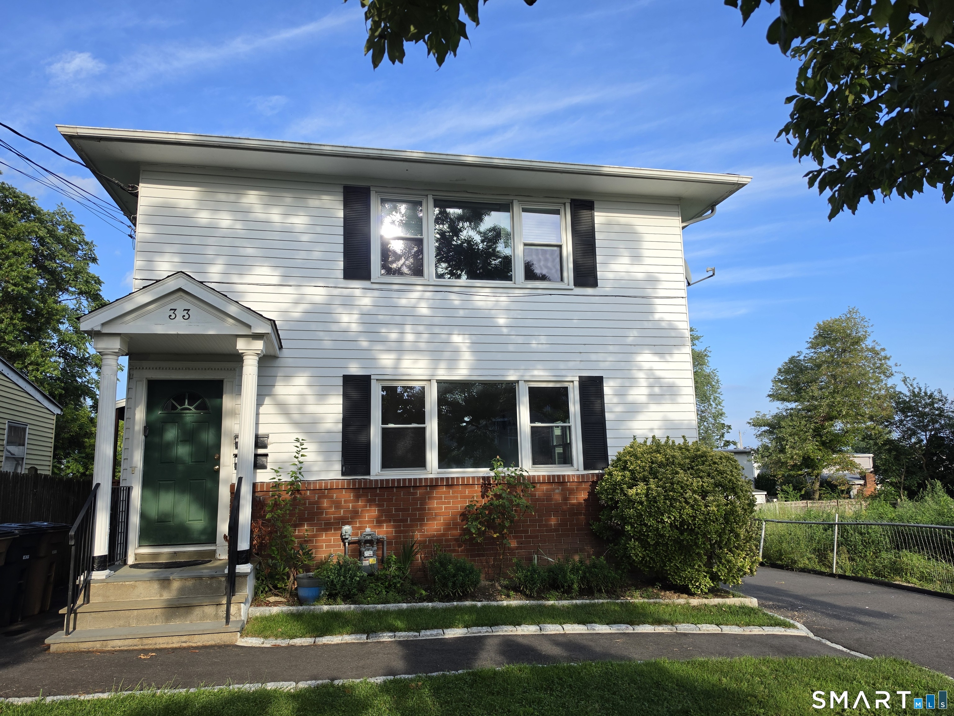 33 Dora Street Stamford CT 06902