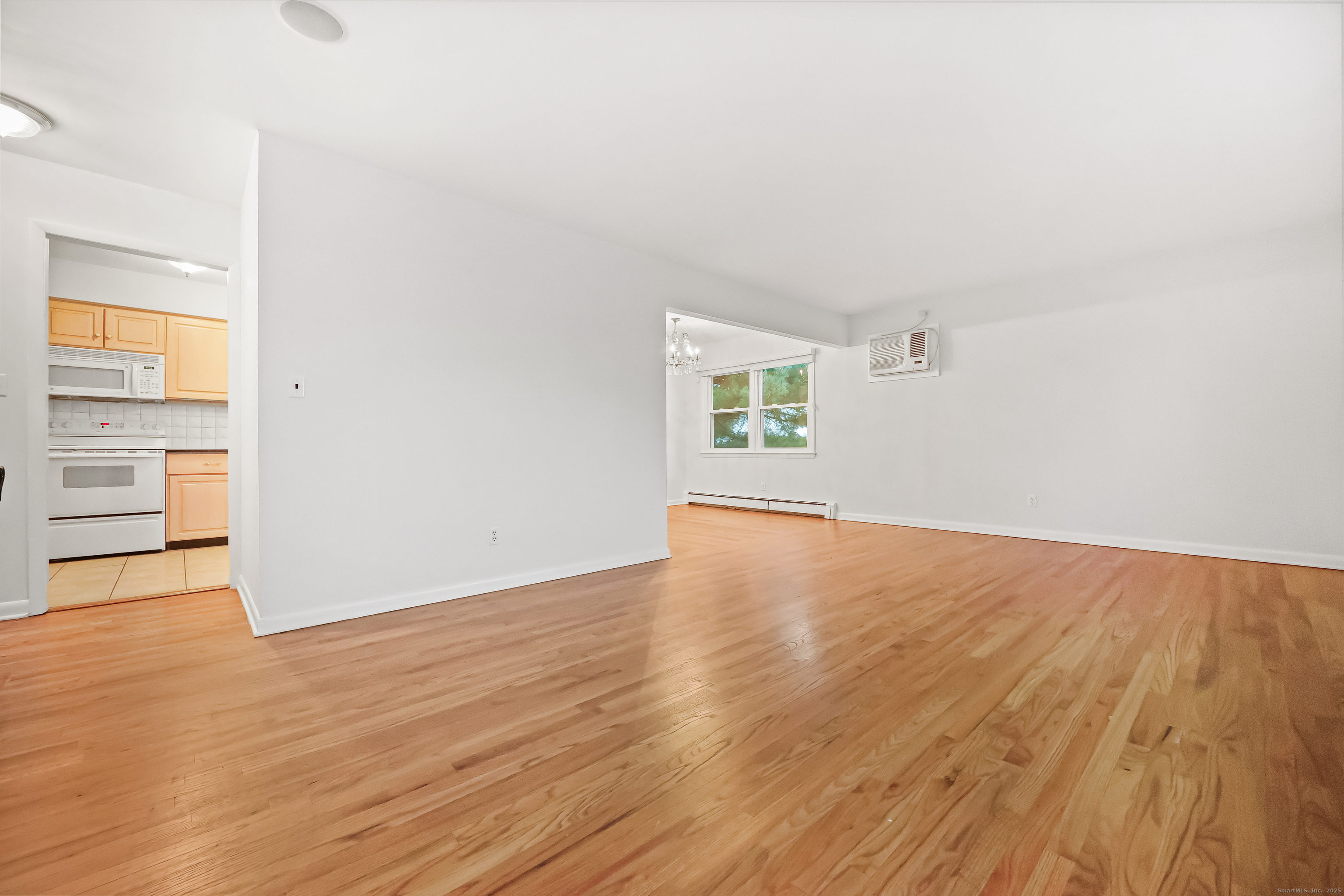 33 Dora Street Stamford CT 06902