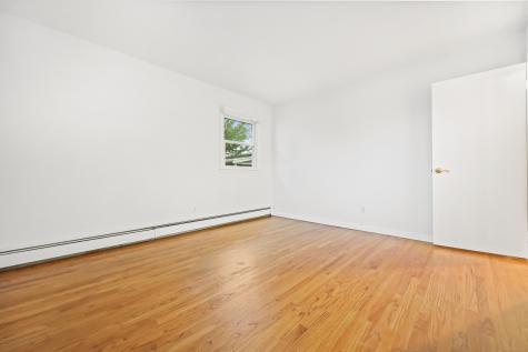 33 Dora Street Stamford CT 06902