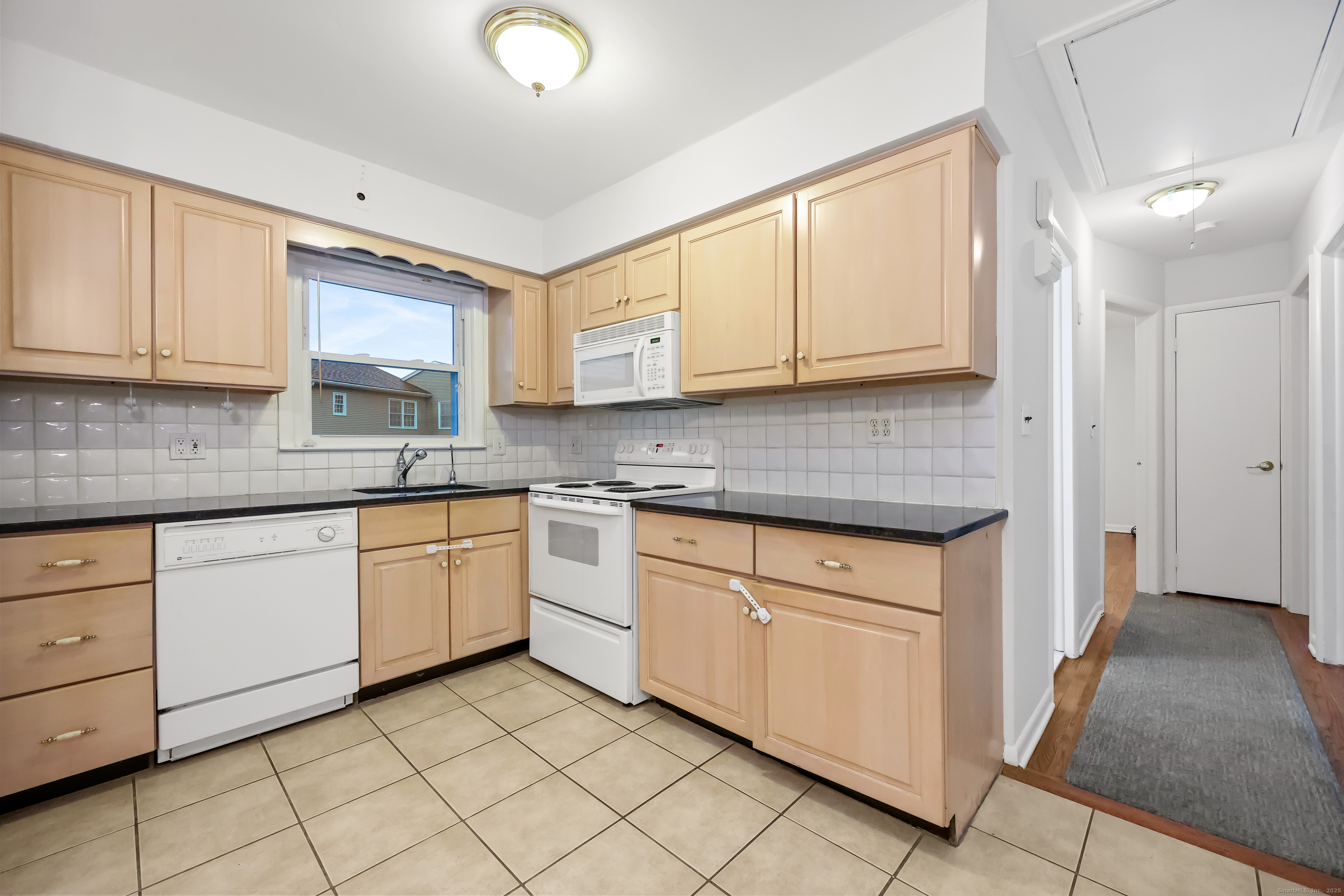 33 Dora Street Stamford CT 06902