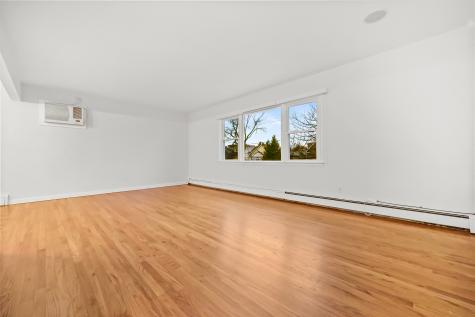 33 Dora Street Stamford CT 06902