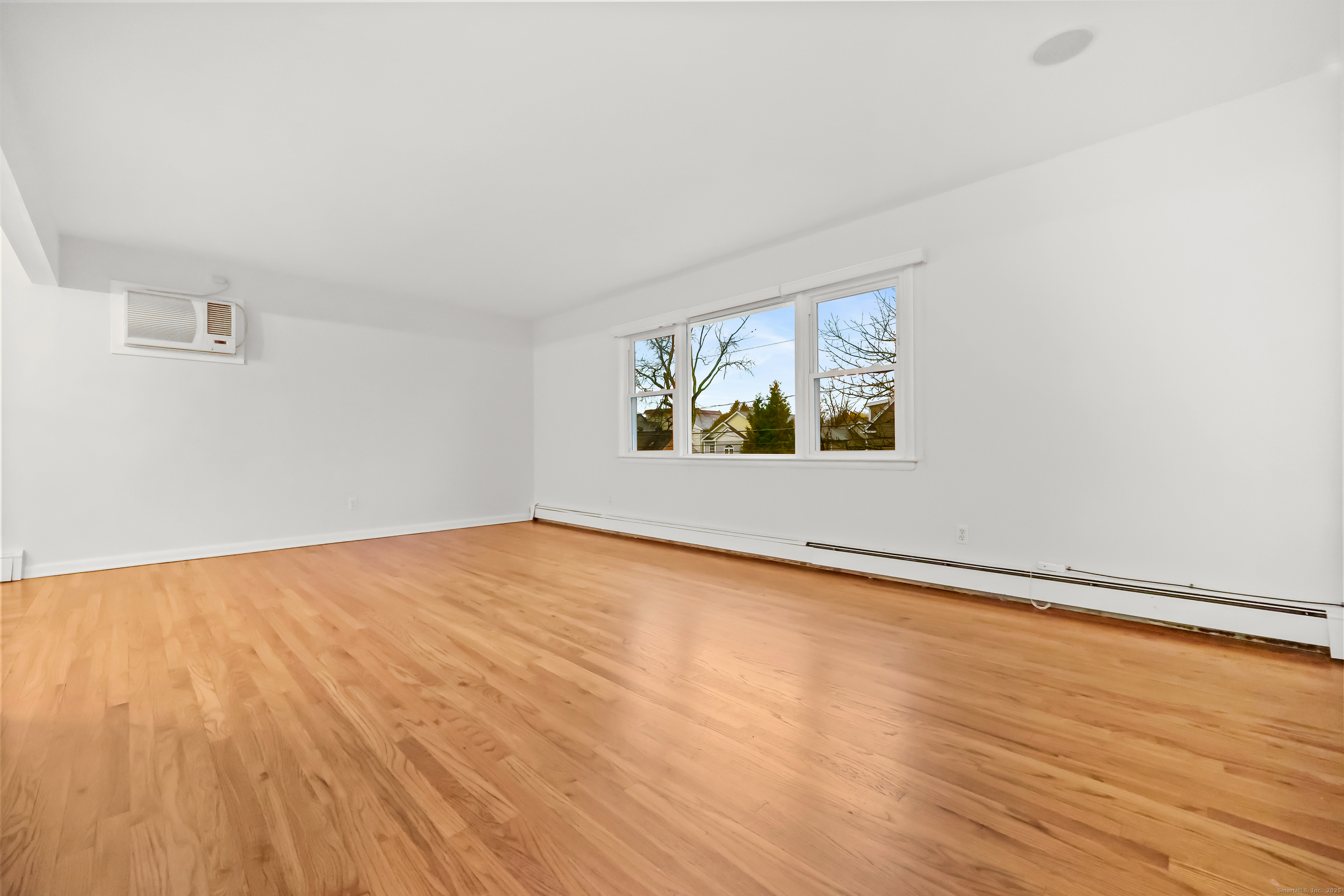 33 Dora Street Stamford CT 06902