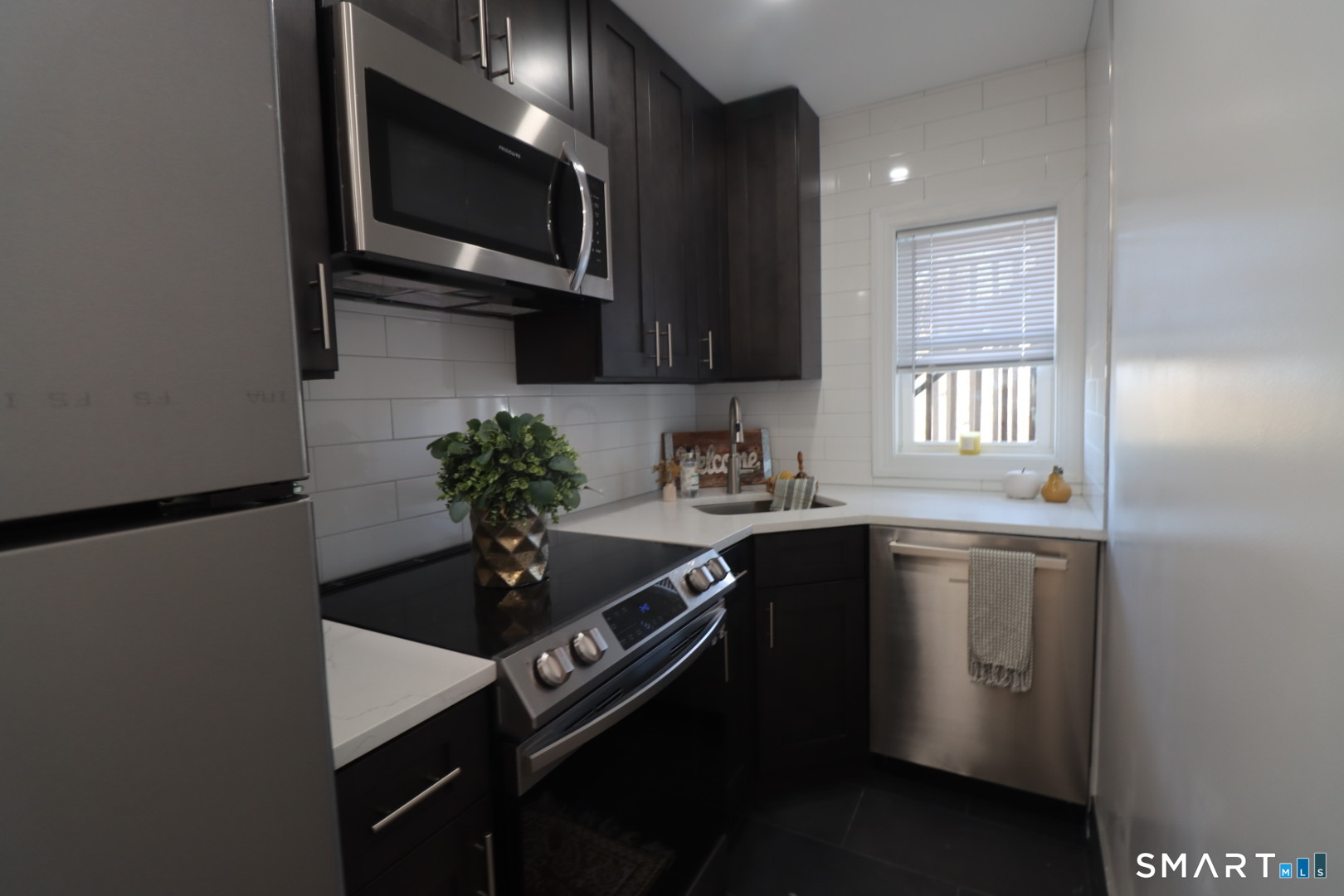 198 Montauk Avenue New London CT 06320
